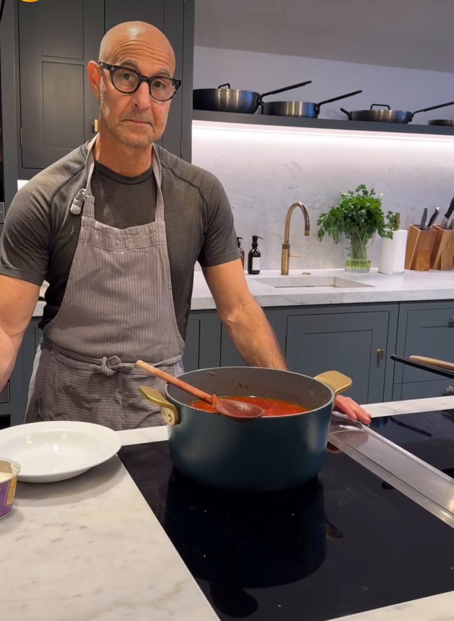 Звезда &quot;Голодных игр&quot; приготовил борщ по рецепту украинки: Клопотенко отреагировал (видео)